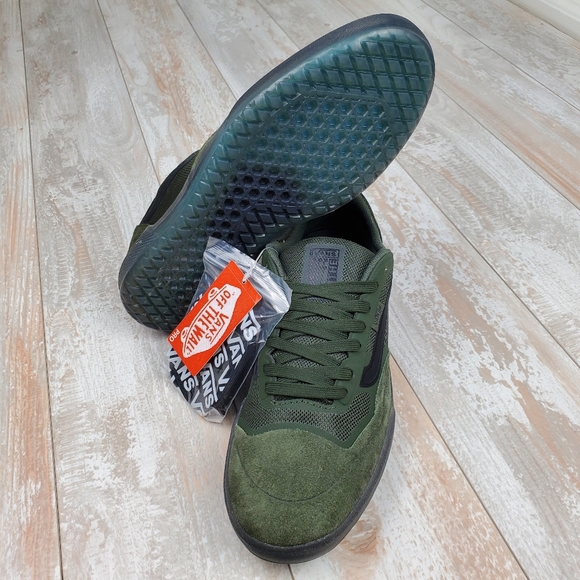 Vans AVE Pro Rainy Day - Picture 10 of 15